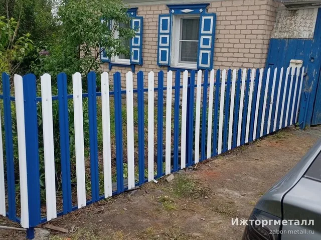 Декоративный заборчик на участке, фото покупателя