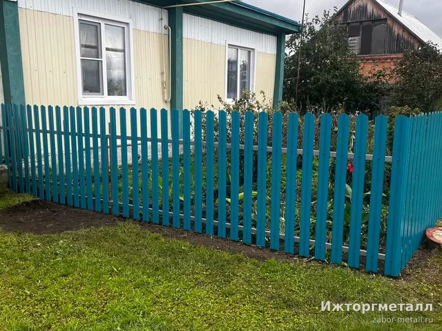Декоративный заборчик на участке, фото покупателя